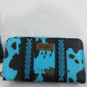 Wrangler Blue and Black Wristlet EUC